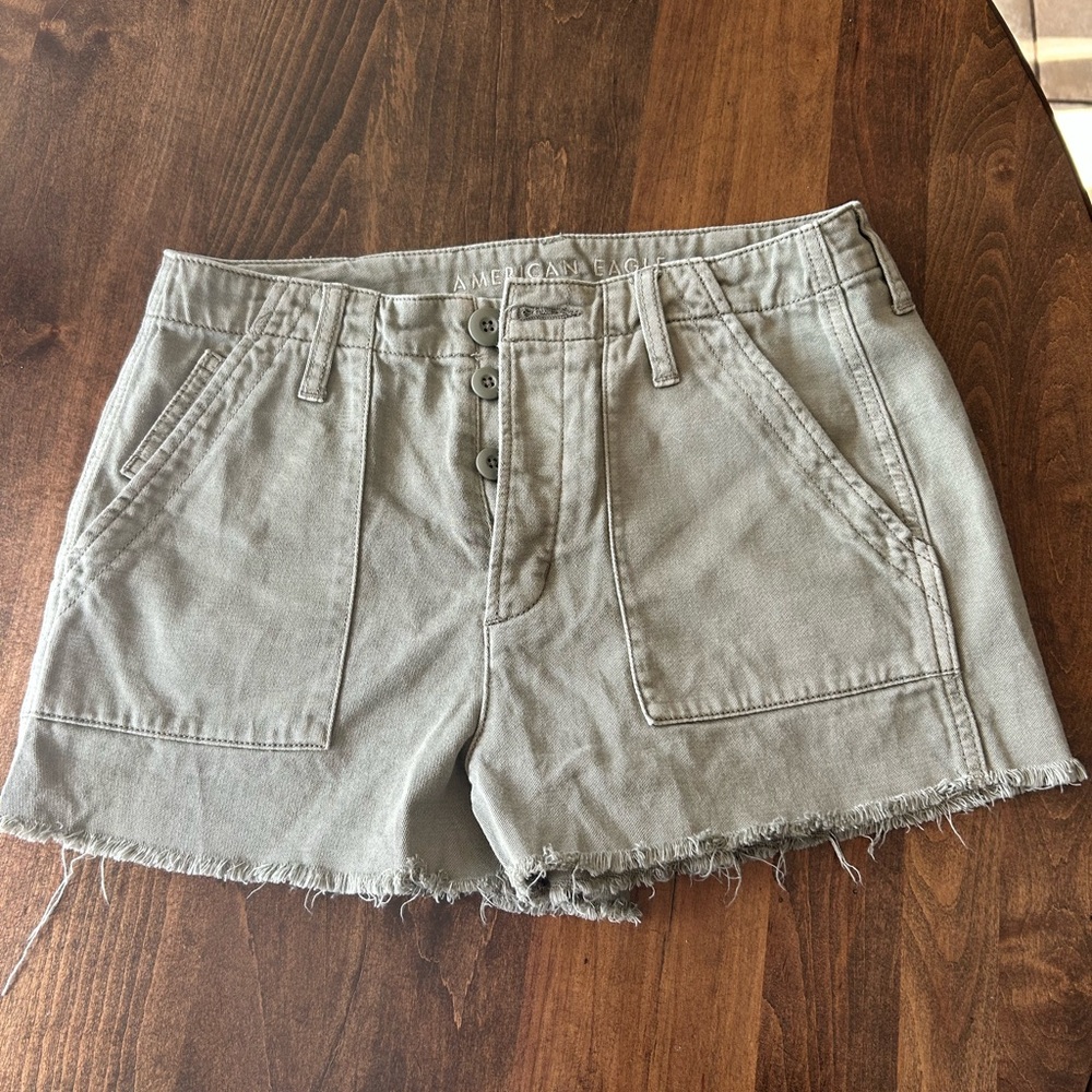 American Eagle Outfitters Green Cargo Shorts Relaxed Fit